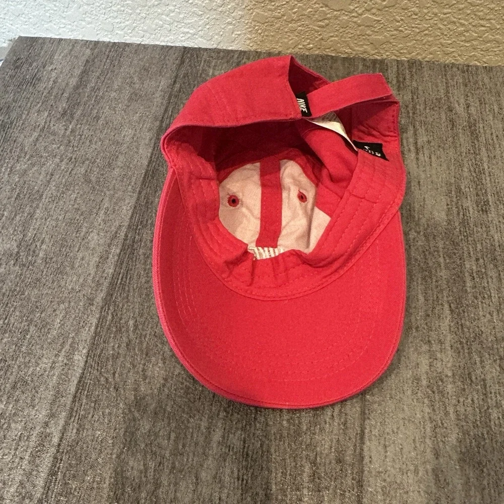 Nike‎ Heritage Child Youth Kids Unisex Pink & White Strapback Adjustable Hat